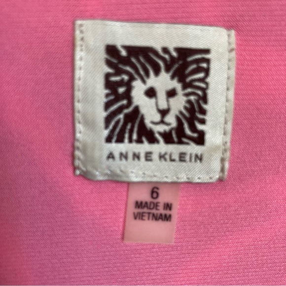 ANNE KLEIN | Pink Faux Wrap Printed Sheath V-neck Dress, Size 6 - Picture 8 of 9